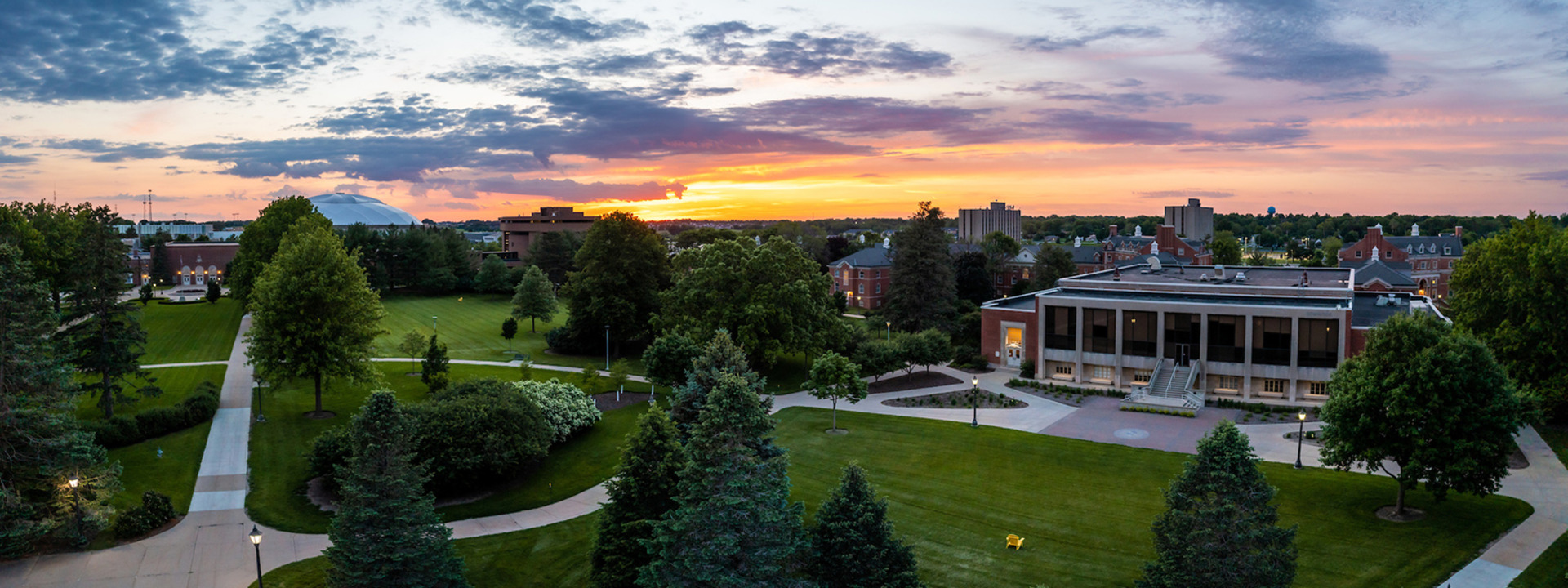 UNI Campus in the summer